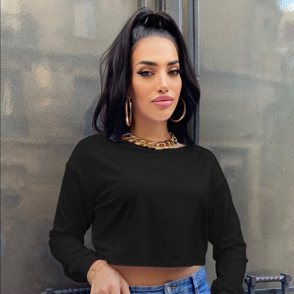 Black Long Sleeve Crop Tee